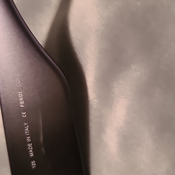 Fendi FS 5084 Sunglasses - Picture 4 of 5